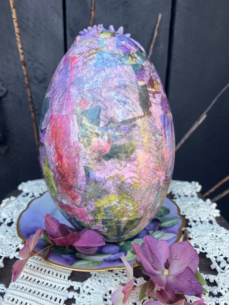 Large Painted Easter Egg, Easter Table Decoration, Decorated Egg, Handmade, Floral Easter Egg, Shabby Chic Decor , Butterflies, Flowers imagem 4