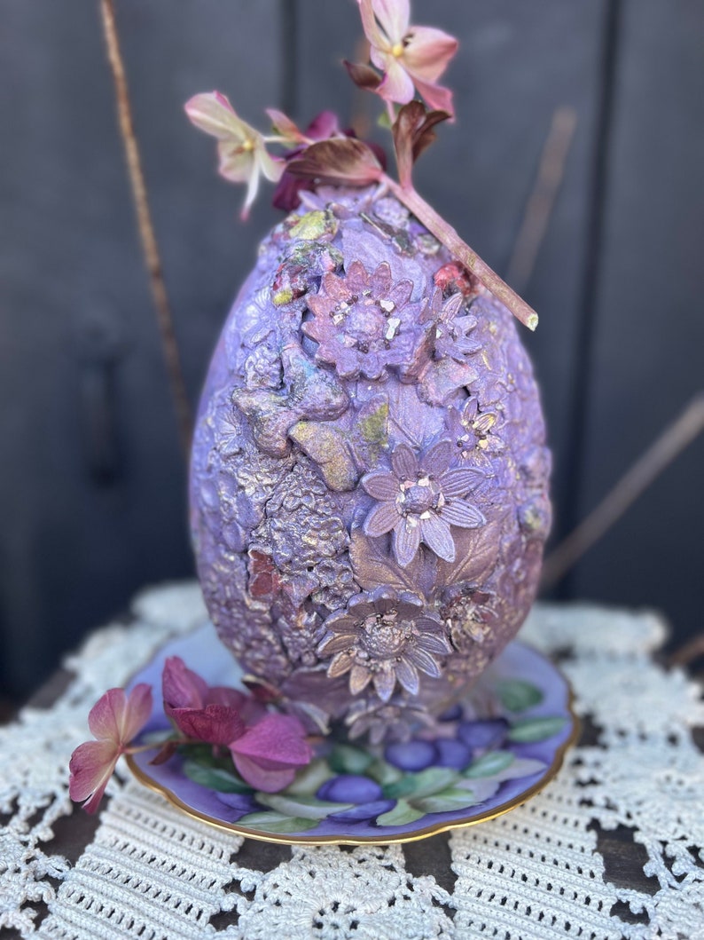 Large Painted Easter Egg, Easter Table Decoration, Decorated Egg, Handmade, Floral Easter Egg, Shabby Chic Decor , Butterflies, Flowers imagem 1