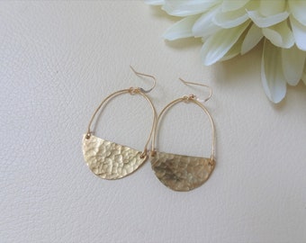 Gold or Silver Half Moon Eearings, Modern Half Circle Earrings　