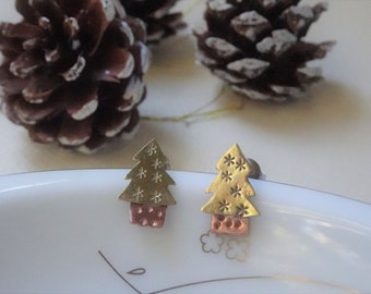 Christmas Tree Stud Earrings, Small Tree Jewelry, Holiday Earrings