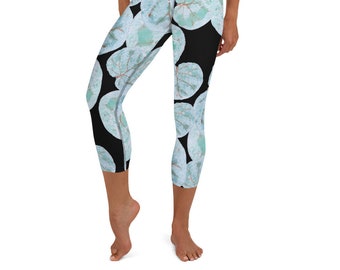 Yoga Capri Leggings Black Sea Grape Print