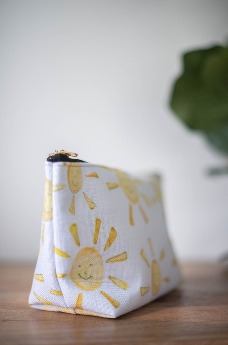 zipper pouch happy sun sunshine print