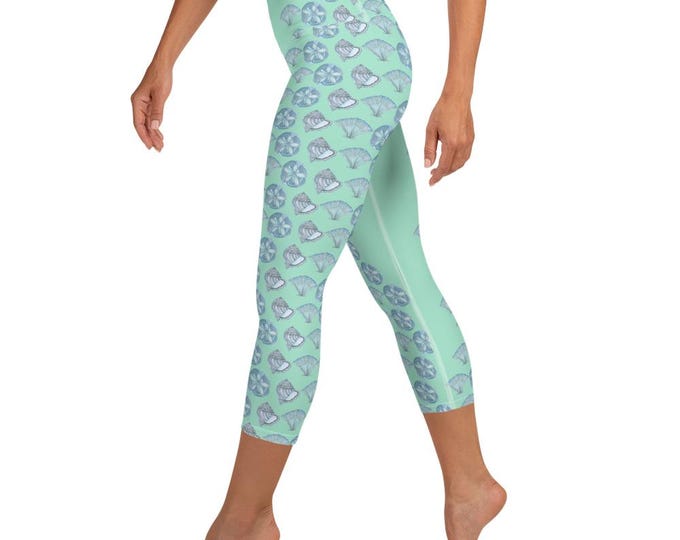 Yoga Capri Leggings Ocean Blue , Aqua Seashells