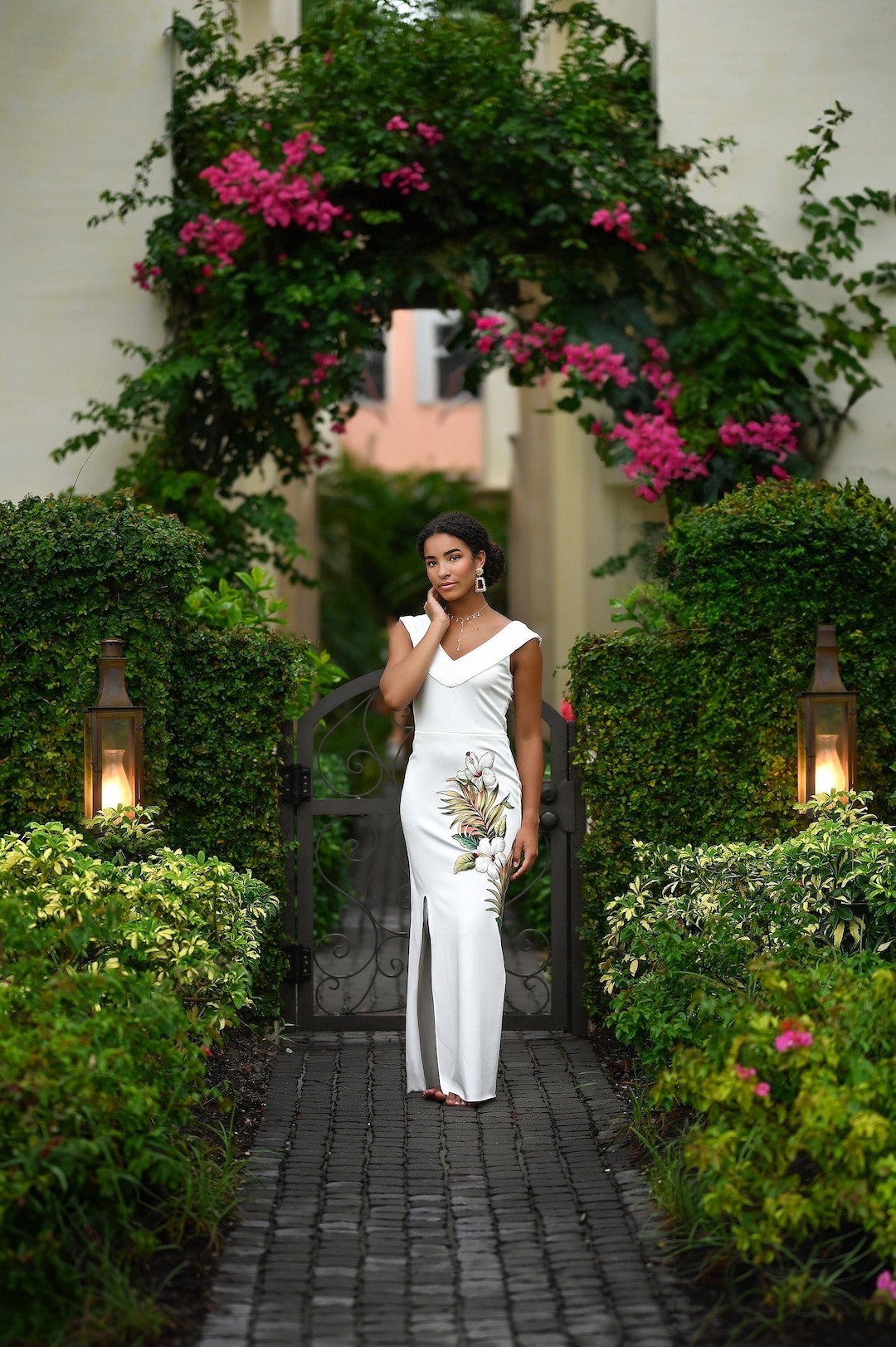 hawaii beach wedding dresses This Hawaiian beach wedding features one of our favorite boho gowns ever!