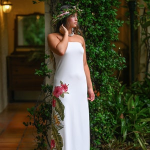 Strapless Hawaiian Beach Wedding Dress image 3