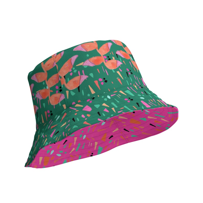 Reversible bucket hat