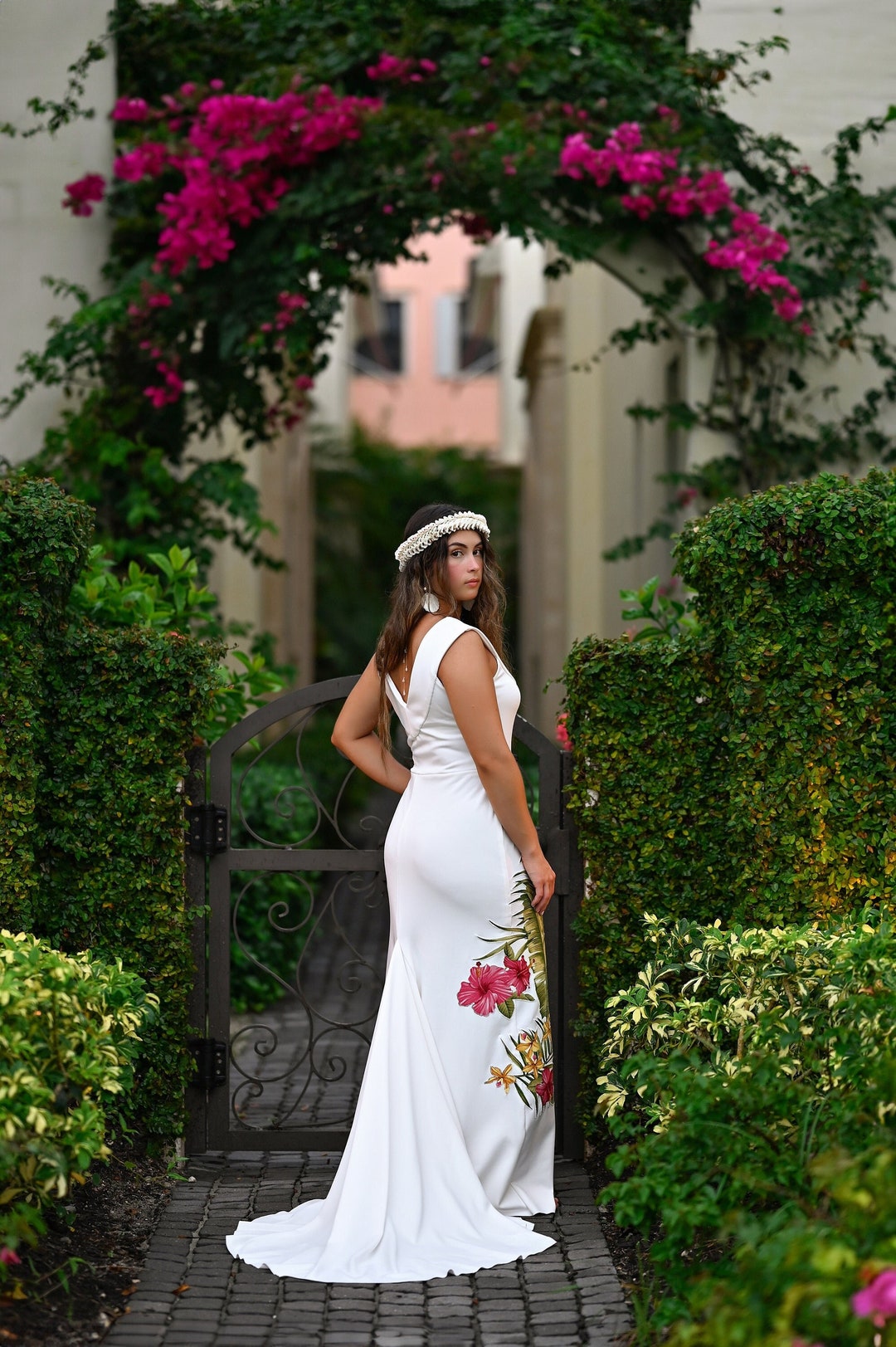 V Neck Hawaiian Beach Wedding Dress With Train Simple Classic Beach Wedding Dress Etsy