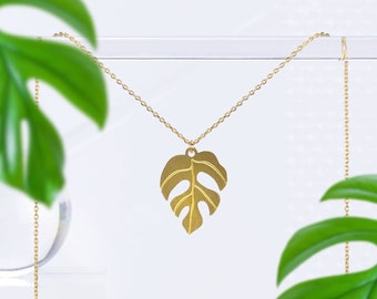 Mini Monstera Leaf Lightweight Necklace | Rhaphidophora Tetrasperma