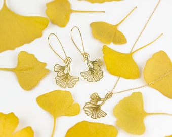 Ginkgo Biloba Fächerförmige Blätter Leichte Ohrringe | Gold oder Silber | Handgemachte minimalistische, Natur, Heilige, Zen, Sommer, Herbst Wald Baum