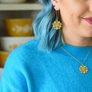 Retro Vintage Inspired Pyrex Bowl Flower Butterfly Gold Pattern Earrings