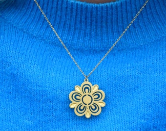 Retro Pyrex Flower Butterfly Gold Pattern Necklace