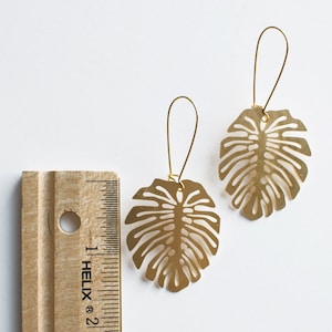 Monstera Deliciosa Leaf Dangle Earrings. Houseplant handmade jewelry. image 4