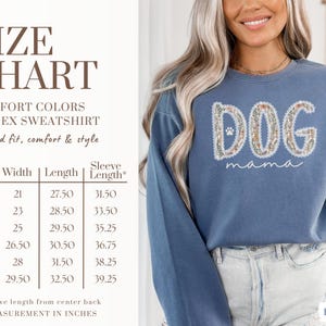 K&ouml;nnte beinhalten: Blaues Unisex-Sweatshirt mit "DOG mama"-Text in floralem Design. Die Gr&ouml;&szlig;entabelle zeigt die Ma&szlig;e in Zoll. Entspannte Passform, Komfort und Stil.