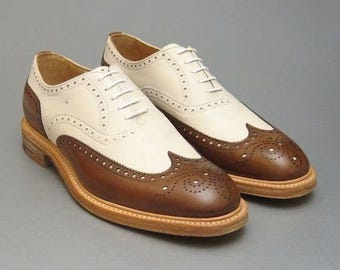 Zapatos Oxford de cuero bicolor hechos a mano, estilo brogue formal para hombre.