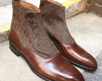 Botas de vestir formales para hombre, hechas a mano, de cuero marrón y tweed con botones.