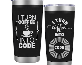 Könnte beinhalten: Zwei Edelstahlbecher mit schwarzem Äußeren und silbernem Deckel. Ein Becher trägt den Text "I turn coffee into code" mit einem Kaffeetassen-Symbol. Der andere Becher trägt den Text "I turn coffee into code" mit einem Kreis aus Binärcode.