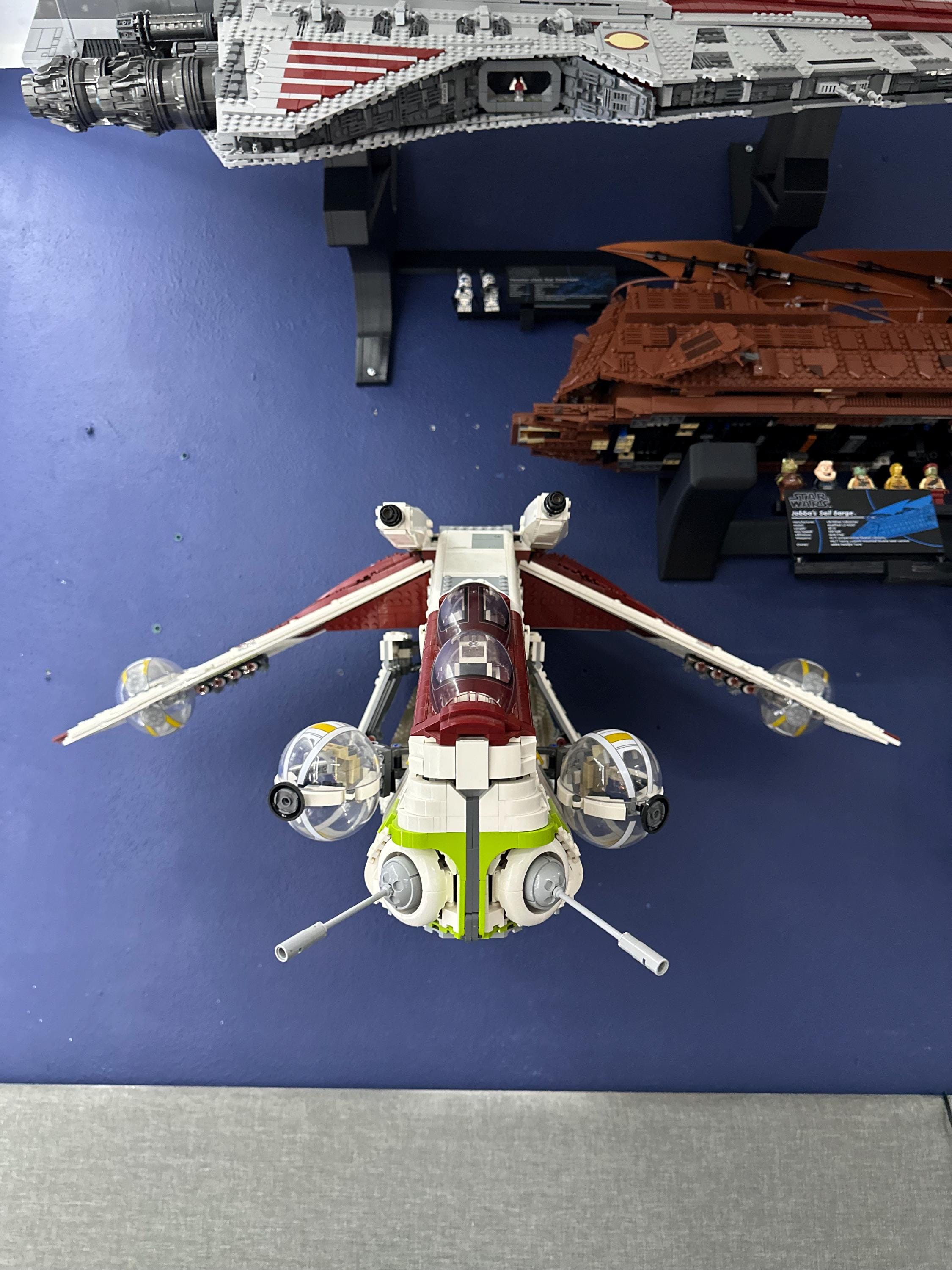 レゴ スターウォーズ UCS リパブリックガンシップ 75309 用壁掛け 