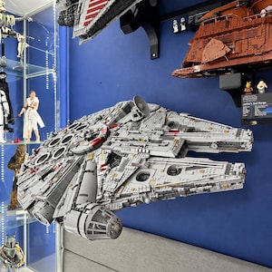 Soporte de pared para el Halcón Milenario de Lego Star Wars UCS