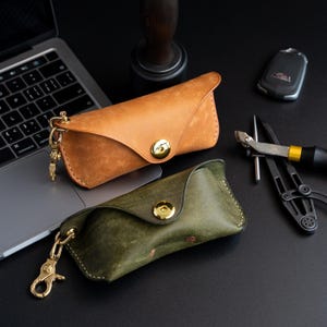 Handmade Leather Glasses Case: Colorful Eyewear Organizer