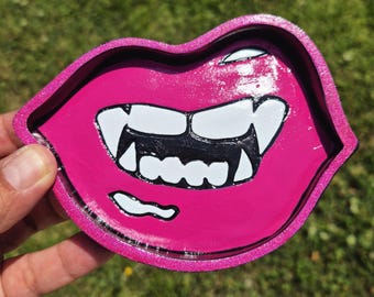 Portagioie a tema vampiro - Ciotola per gioielli - Vassoio per anelli - Ceramica fatta a mano - Decorazione gotica - Weirdcore - Portachiavi