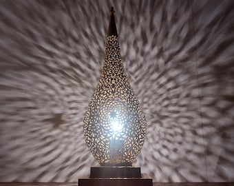 Handgefertigte Marokkanische Messing Tischlampe: Elegantes Innendekor