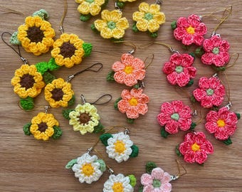 Handmade Crochet Flower Keyring, Vintage-Style Accessory