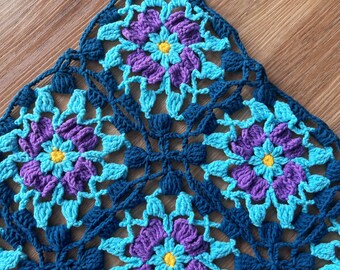 Handmade Crochet Blanket: Vintage Style Milk Cotton Table Runner