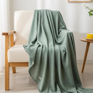 Organic Cotton Gauze Blanket: Lightweight Muslin Bedspread