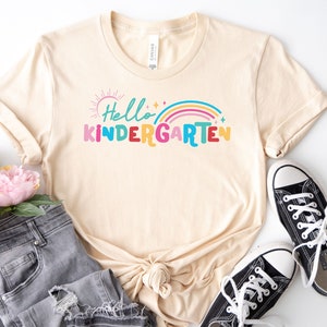 Hola camisa de jardín de infantes, camisa de estudiante de jardín de infantes, camisa del primer día de clases, camisa de regreso a la escuela, camisas de jardín de infantes, camisa de estudiantes
