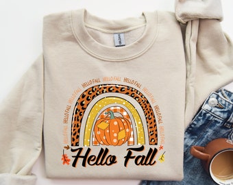 Koszulka Hello Fall, damska bluza jesienna, koszula jesienna, koszulka jesienna dla kobiet, prezent na Święto Dziękczynienia, jesienne koszulki graficzne, jesienna tęczowa koszulka