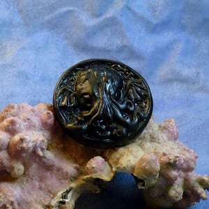 Black Cthulhu Cameo Pin, Polymer Clay Fashion Jewelry image 1