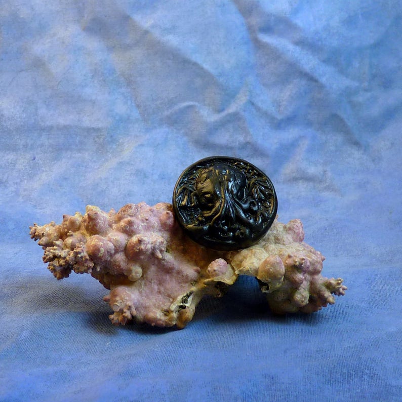 Black Cthulhu Cameo Pin, Polymer Clay Fashion Jewelry image 1