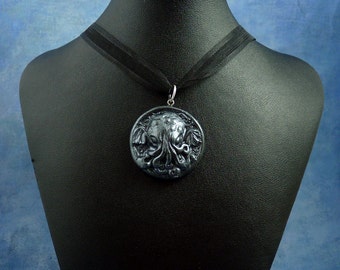 Antique Silver Small Cthulhu Cameo Necklace, Polymer Clay Lovecraft Jewelry