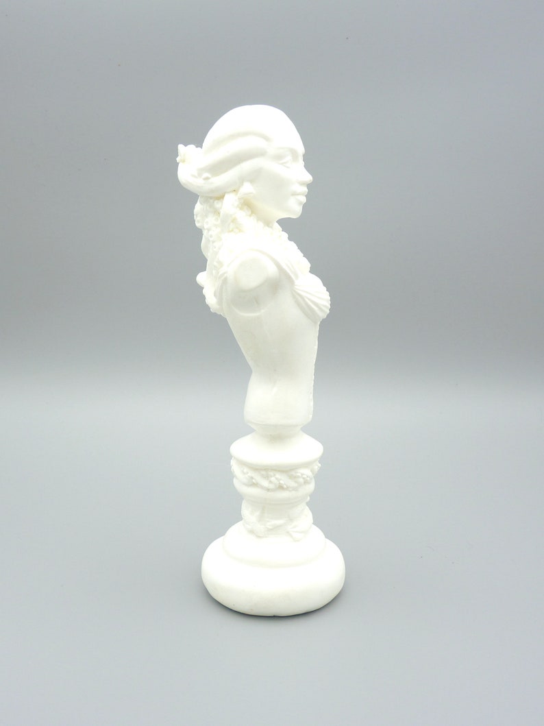 Lady of Innsmouth Cthulhu Mythos Sculpture in White Resin image 4