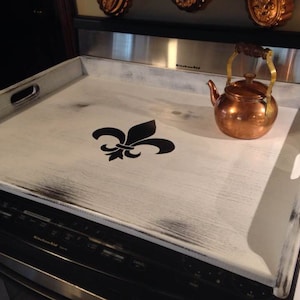 French Country Wood Stove Top Cover Noodle Board con gran diseño de Fleur de lis pintado a mano