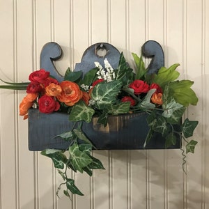 Colonial Lollipop Top  -  Door or Wall Box - Candle, Flower, Primitive Rustic Wood Shelf