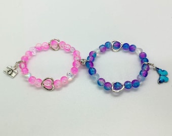 Life is Strange – Max & Chloe parade magnetiska kristallarmband – rosa och blå smycken med fjärils- och kameraberlocker