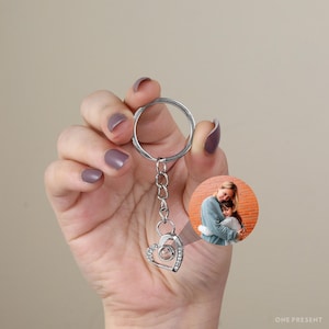 Porte-clés personnalisé avec projection de coeur, photo cachée, porte-clés souvenir personnalisé pour animal de compagnie, bijoux commémoratifs pour maman, cadeau d&#39;anniversaire de grand-mère