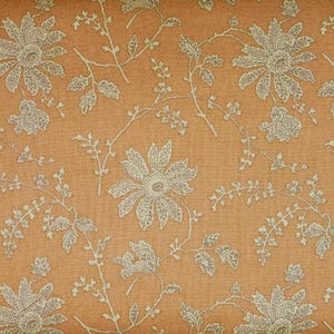Tecido de algodão japonês estampado para patchwork - 1/4 de jarda (25 cm) na cor terracota acinzentada com estampa floral graciosa.