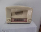 Vintage 1940s radio - vintage radio Bakelite