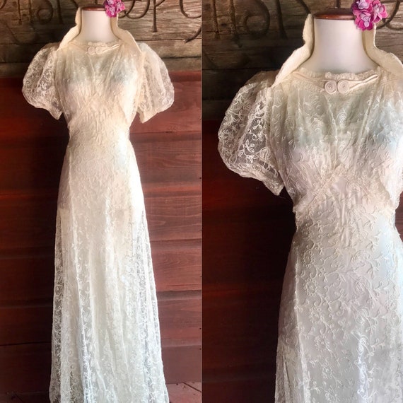 Exquisite 1930s Chantilly Lace Wedding Dress