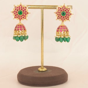 Kundan Jhumki-oorbellen met bloemen, Indiaas oorbellenontwerp, traditionele Jhumka-oorbellen