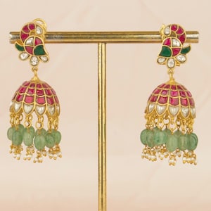 Jhumki-oorbellen met pauw en groene kralen | Etnische Indiase bruidsoorbellen | Handgemaakte statement-sieraden