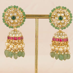 Groen en roze Kundan Jadau Jhumka-oorbellen | Handgemaakte Indiase bruidsoorbellen | Traditionele Polki-hangeroorbellen | Feestelijke etnische sieraden