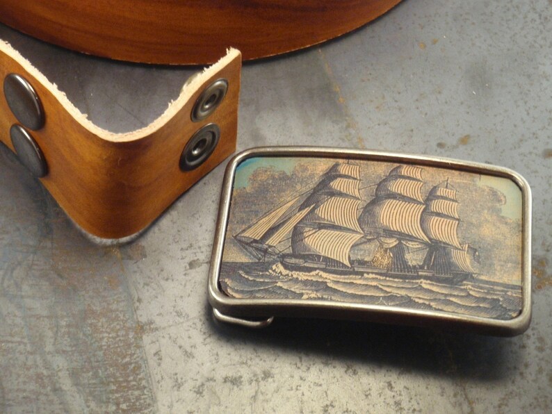 Vintage ship buckle. Handmade belt. Leather. image 2