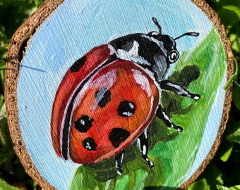 Hand Painted Ladybug Wood Slice - Rustic Farmhouse Wall Art - Acrylic Painting on Natural Wood - Nature Inspired Bug Art – Cottagecore Home