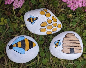 Hand Painted Bee Stone Set – Mini Rock Art – Nature Inspired Garden Decor – Acrylic Painted Pebbles – Cute Outdoor & Planter Decoration