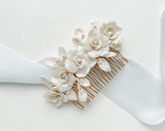 Floral Bridal Hair Comb, Pearl Wedding comb, floral pearl headpiece, Wedding Hair comb, freshwater pearl comb, bridal headdress, Rose comb