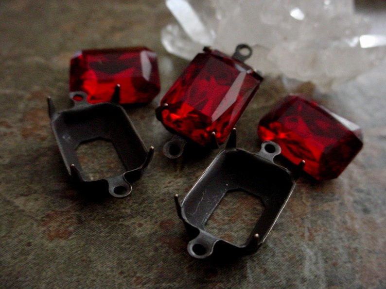 Vintage Siam Ruby Connectors 14X10 mm Octagon Faceted Cut Czech Glass Red Rhinestones Oxidized Brown Black Patina Brass Setting Lot 5I/12B image 6