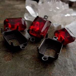 Vintage Siam Ruby Connectors 14X10 mm Octagon Faceted Cut Czech Glass Red Rhinestones Oxidized Brown Black Patina Brass Setting Lot 5I/12B image 2